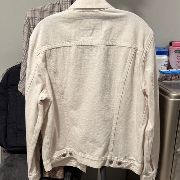 Levi's Off-White Denim Jacket - Picture 3 of 3